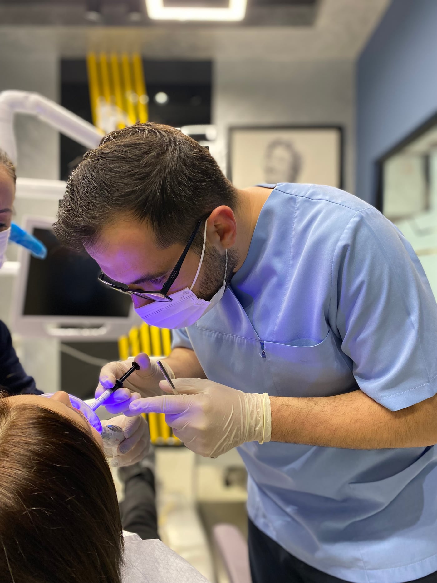 DentAden Etimesgut cerrahi loupes ile oral cerrahi uygulaması